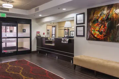 Photo 5 - Hampton Inn Dickson