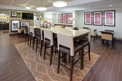 Photo 2 - Hampton Inn Dickson