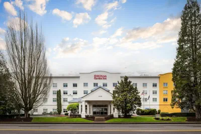 Photo 2 - Hilton Garden Inn Portland Airport