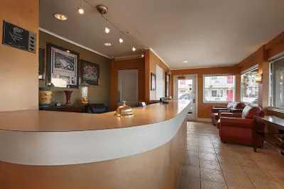 Photo 4 - Campus Inn & Suites Eugene Downtown