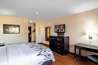 Photo 2 - Red Roof Inn San Marcos