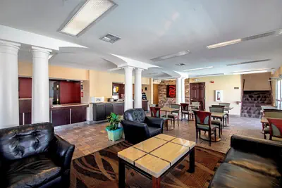 Photo 4 - Red Roof Inn San Marcos