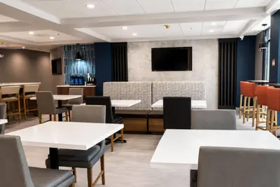 Photo 5 - La Quinta Inn & Suites by Wyndham Duluth/Atlanta