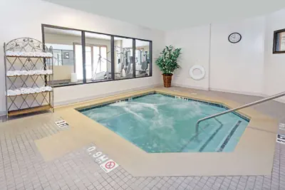 Photo 2 - La Quinta Inn & Suites by Wyndham Duluth/Atlanta