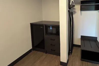 Photo 5 - Studio 6 Suites Gardena, CA