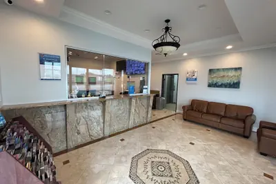 Photo 3 - Studio 6 Suites Gardena, CA