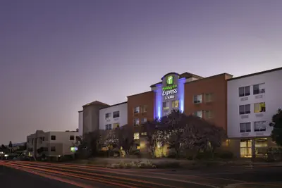 Photo 2 - Holiday Inn Express Suites Belmont by IHG