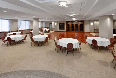 Photo 2 - Ramada by Wyndham Milwaukee