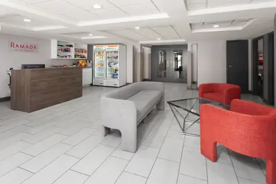 Photo 3 - Ramada by Wyndham Milwaukee