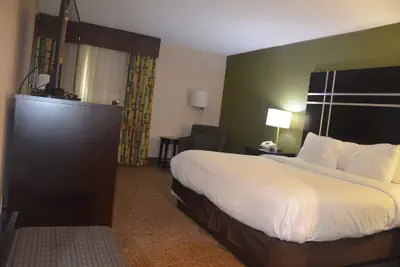 Photo 5 - Comfort Inn & Suites Maumee - Toledo (I80-90)