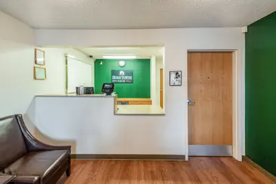 Photo 3 - HomeTowne Studios by Red Roof Spokane - Valley