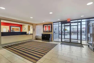 Photo 4 - Extended Stay America Suites Chicago Lombard Yorktown Center