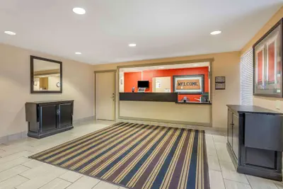 Photo 3 - Extended Stay America Suites Chicago Lombard Yorktown Center