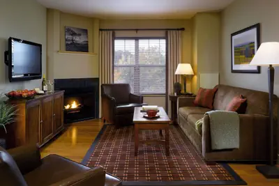 Photo 2 - Green Mountain Suites Hotel