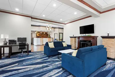 Photo 3 - Comfort Inn & Suites Kenosha-Pleasant Prairie