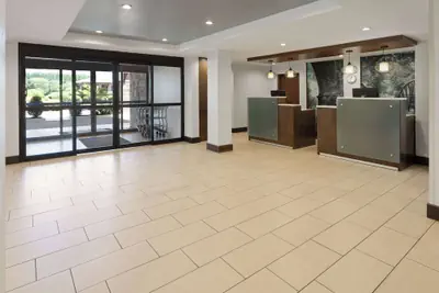 Photo 5 - La Quinta Inn & Suites by Wyndham LaGrange / I-85