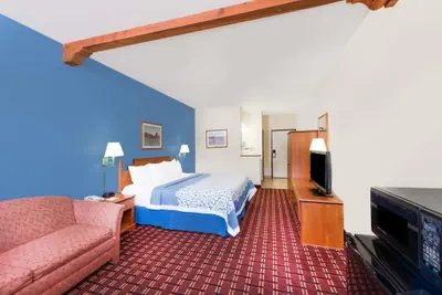 Photo 5 - Days Inn & Suites by Wyndham Lordsburg