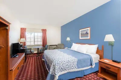 Photo 4 - Days Inn & Suites by Wyndham Lordsburg