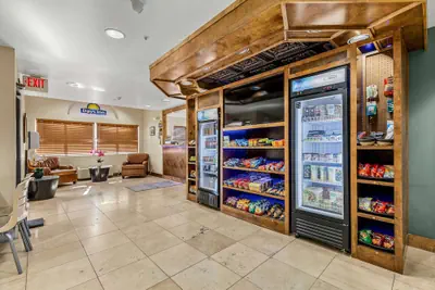 Photo 3 - Days Inn by Wyndham Camp Verde Arizona