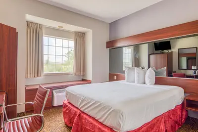 Photo 5 - Trident Inn & Suites, Baton Rouge