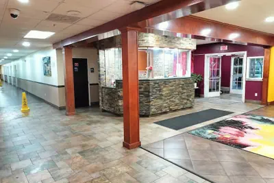 Photo 3 - Trident Inn & Suites, Baton Rouge
