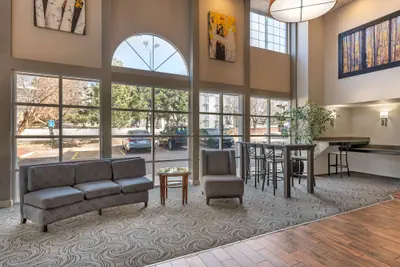 Photo 4 - Best Western Plus Peak Vista Inn & Suites