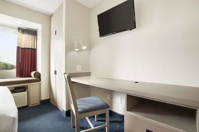 Photo 5 - Microtel Inn by Wyndham Louisville East