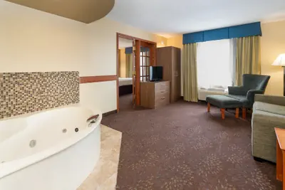 Photo 5 - Holiday Inn Express St Paul S - Inver Grove Hgts by IHG