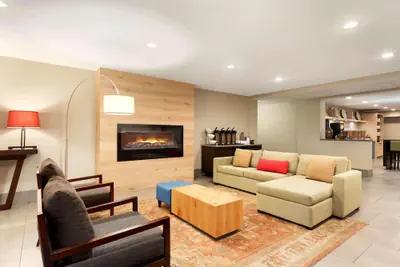 Photo 3 - Country Inn & Suites by Radisson, Cedar Rapids Airport, IA