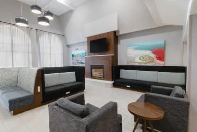 Photo 4 - Hampton Inn & Suites Salt Lake City Airport