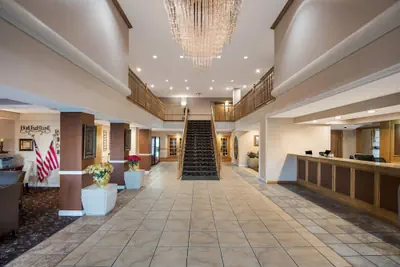Photo 4 - Quality inn & Suites Cincinnati I-275