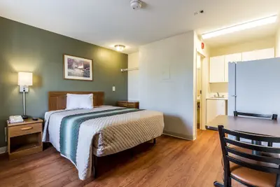 Photo 2 - Studio 51 Extended Stay Hotel