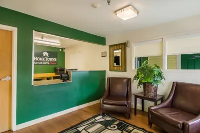 Photo 2 - HomeTowne Studios By Red Roof Denver - Glendale/ Cherry Creek