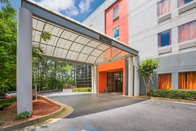 Photo 2 - Budgetel Inns & Suites - Atlanta Galleria Stadium