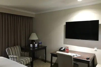 Photo 5 - Coast Burbank Hotel
