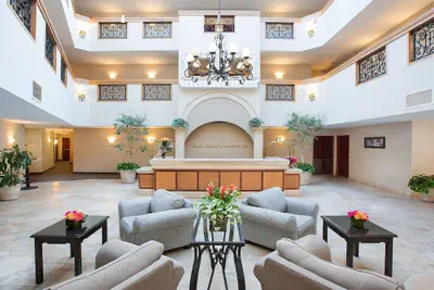 Photo 4 - Coast Burbank Hotel