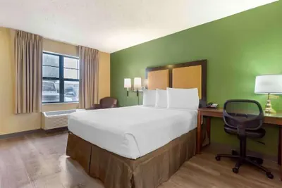 Photo 3 - Studio 6 Suites Seattle Kent WA