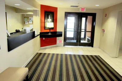 Photo 2 - Studio 6 Suites Seattle Kent WA