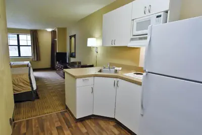 Photo 5 - Studio 6 Suites Seattle Kent WA