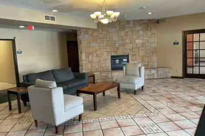Photo 3 - Days Inn by Wyndham Colorado Springs Airport