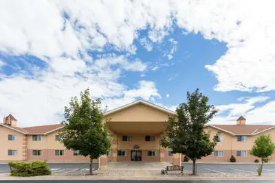 Photo 2 - Days Inn by Wyndham Colorado Springs Airport