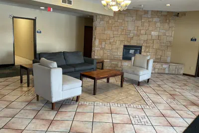 Photo 5 - Days Inn by Wyndham Colorado Springs Airport
