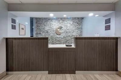 Photo 2 - Comfort Inn & Suites Liverpool - Syracuse