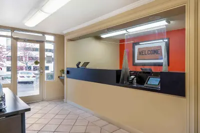Photo 3 - Extended Stay America Suites Seattle Bellevue Factoria