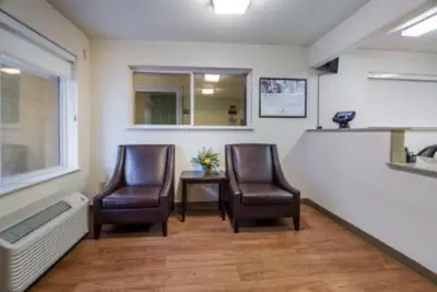 Photo 2 - Suburban Studios Winston Salem-University Parkway