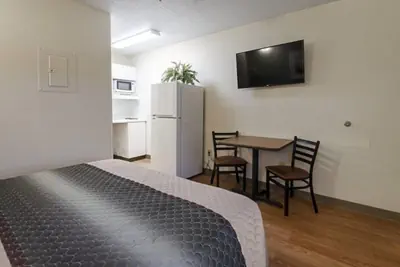 Photo 3 - Suburban Studios Winston Salem-University Parkway
