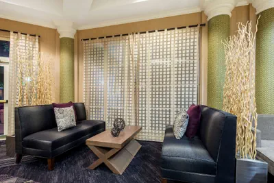 Photo 4 - La Quinta Inn & Suites by Wyndham Ft. Lauderdale Plantation