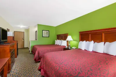 Photo 4 - Days Inn & Suites by Wyndham Wichita