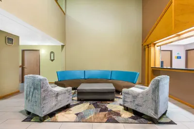 Photo 2 - Days Inn & Suites by Wyndham Wichita