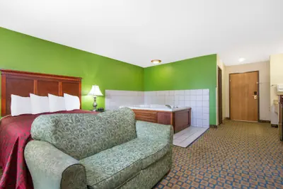 Photo 5 - Days Inn & Suites by Wyndham Wichita
